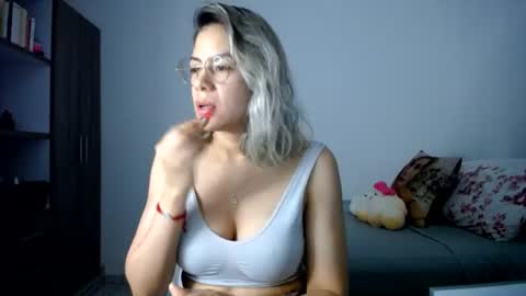 Snapshot of candydowson1 chatting on 2, 7, 2026 Candy Dowson online show from 2, 7, 2026