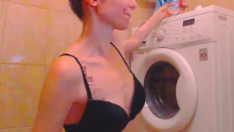 CANDYJESx online show from 12, 1, 2025