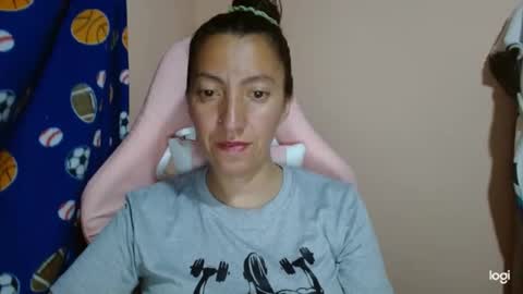 Snapshot of candymilfff chatting on 28, 5, 2026 candymilfff online show from 28, 5, 2026
