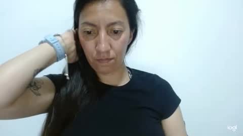 Snapshot of candymilfff chatting on 31, 5, 2026 candymilfff online show from 31, 5, 2026
