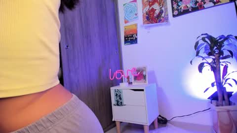 Camilla online show from 17, 2, 2025