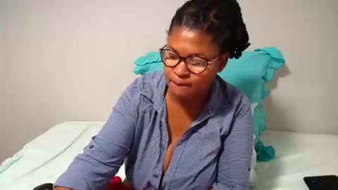 Snapshot of candyyumsaerolaxx chatting on 17, 6, 2026 candyyumsaerolaxx online show from 17, 6, 2026