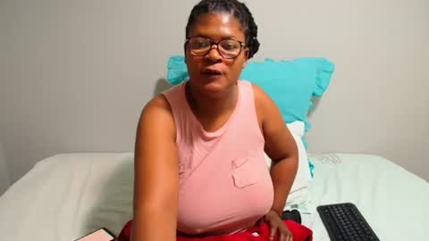 Snapshot of candyyumsaerolaxx chatting on 21, 6, 2026 candyyumsaerolaxx online show from 21, 6, 2026