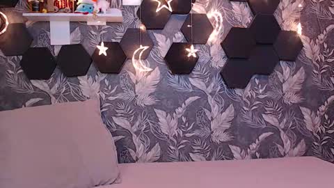 Mia online show from 27, 2, 2026