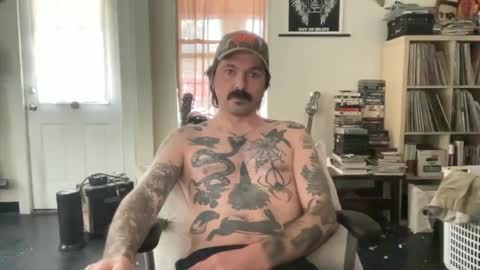 Snapshot of cantleavethehouse chatting on 3, 3, 2025 cantleavethehouse online show from 3, 3, 2025