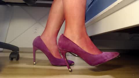 Snapshot of caolau chatting on 4, 10, 2025 Miss Di online show from 4, 10, 2025