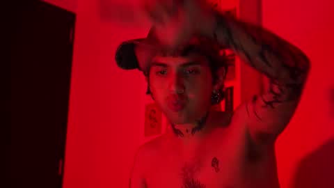 Snapshot of caoticc0 chatting on 19, 5, 2026 blvck angel online show from 19, 5, 2026