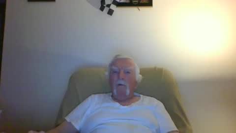 Snapshot of capecod21 chatting on 19, 1, 2025 capecod21 online show from 19, 1, 2025