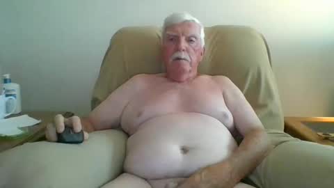 Snapshot of capecod21 chatting on 13, 9, 2025 capecod21 online show from 13, 9, 2025