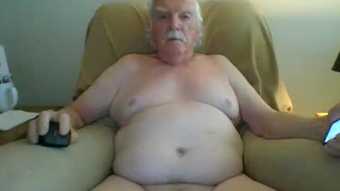 Snapshot of capecod21 chatting on 25, 5, 2026 capecod21 online show from 25, 5, 2026