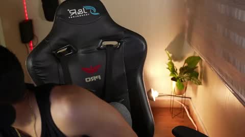 Snapshot of capizzi_ chatting on 9, 4, 2026 David Capizzi online show from 9, 4, 2026