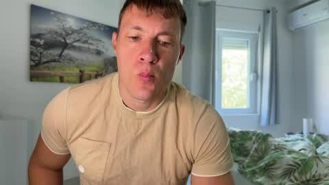 Snapshot of capt_oliver chatting on 23, 5, 2026 follow my twitter online show from 23, 5, 2026