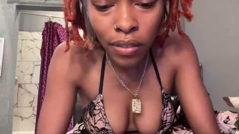 Snapshot of caramelbeautyz chatting on 8, 7, 2026 caramelbeautyz online show from 8, 7, 2026