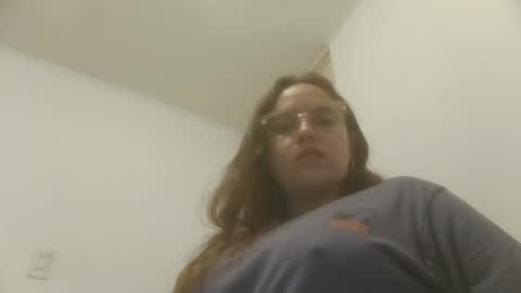 Snapshot of caravibugue chatting on 8, 12, 2024 caravibugue online show from 8, 12, 2024