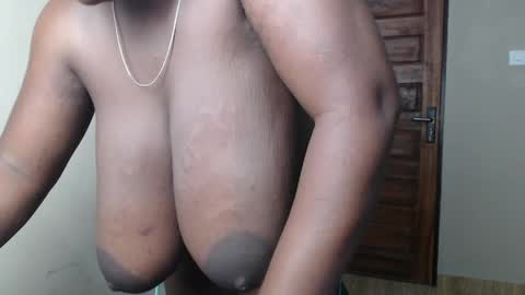 Snapshot of cardixxbabe chatting on 25, 5, 2026 cardixxbabe online show from 25, 5, 2026