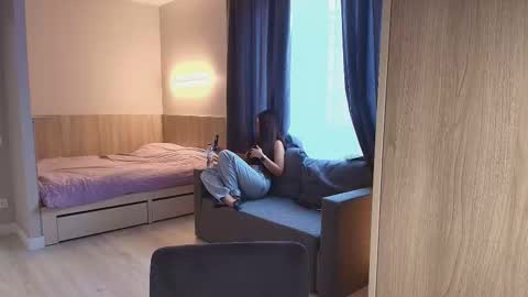 caressyourself online show from 20, 11, 2025