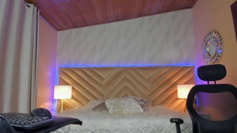 Carla Santini online show from 10, 1, 2025