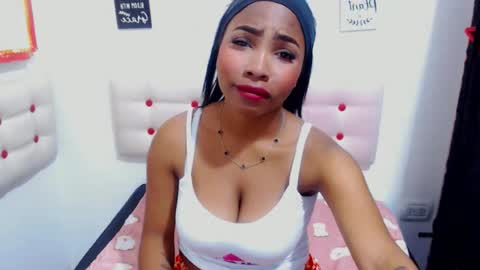 Snapshot of carlotadivaxxx chatting on 25, 6, 2026 CarlotaDivaxxx online show from 25, 6, 2026