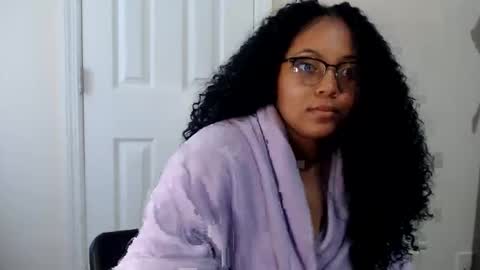 CARAMEL xoxo online show from 14, 9, 2025