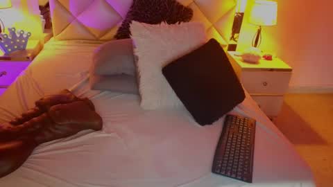 Snapshot of caro_zapata chatting on 5, 1, 2025 Carolina online show from 5, 1, 2025