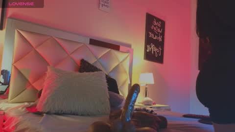 Snapshot of caro_zapata chatting on 5, 1, 2025 Carolina online show from 5, 1, 2025