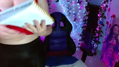 Snapshot of carol20_1994 chatting on 21, 5, 2026 Carolina online show from 21, 5, 2026