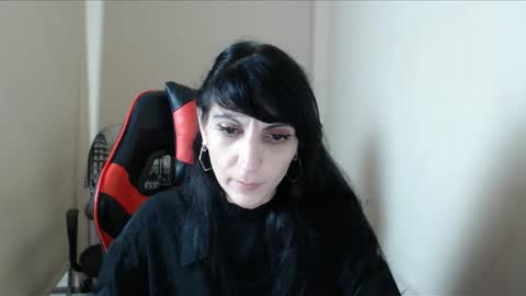 Snapshot of carol_mathevs chatting on 4, 11, 2025 Carol Mathevs online show from 4, 11, 2025