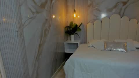 carol_sucker online show from 4, 12, 2025