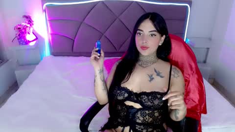 Carolaine01 online show from 24, 10, 2025