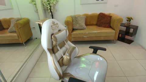 CAROLINA.  online show from 10, 4, 2026