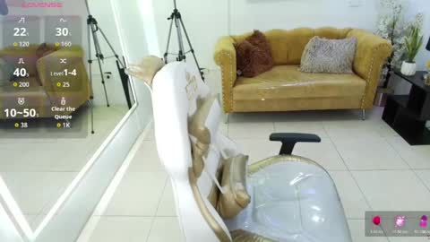 Snapshot of carolina_cherry chatting on 8, 5, 2026 CAROLINA. online show from 8, 5, 2026