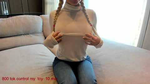 Snapshot of carolinaherera chatting on 28, 2, 2025 Lina.I will online 1 December online show from 28, 2, 2025