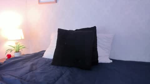  Caroline  online show from 25, 11, 2025