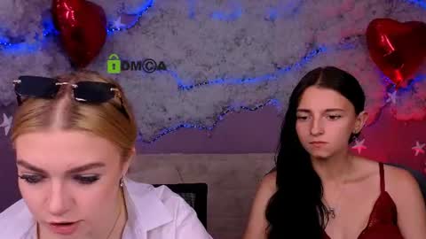 Snapshot of caroline_honeyy chatting on 22, 6, 2026 Caroline online show from 22, 6, 2026