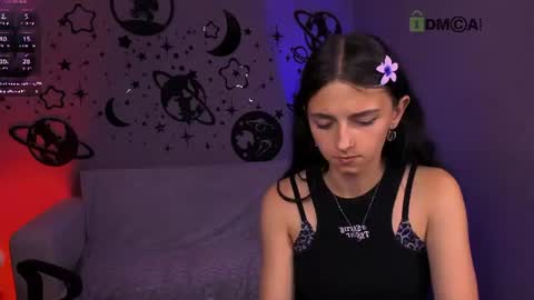 Snapshot of caroline_honeyy chatting on 6, 7, 2026 Caroline online show from 6, 7, 2026