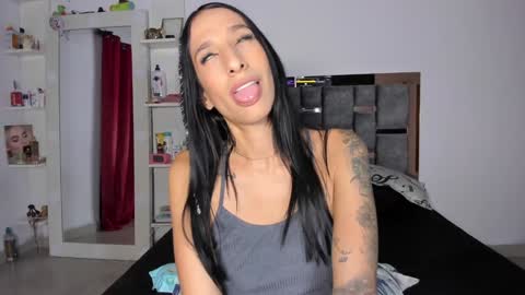 Snapshot of caroline_m8 chatting on 3, 1, 2025 CAROLINE online show from 3, 1, 2025