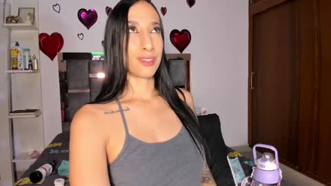 Snapshot of caroline_m8 chatting on 19, 2, 2025 CAROLINE online show from 19, 2, 2025