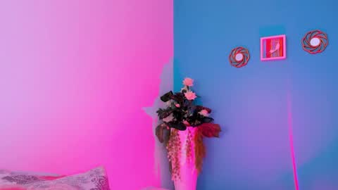 CarolineeGarcia online show from 25, 2, 2025