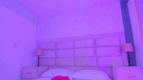 Snapshot of carolinefyre chatting on 4, 3, 2026 Caroline online show from 4, 3, 2026