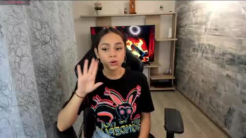 Snapshot of carolinefyre chatting on 24, 5, 2026 Caroline online show from 24, 5, 2026