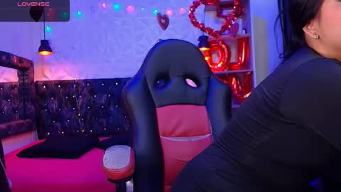 Snapshot of carolinescoth_dl chatting on 2, 3, 2025 Caroline Scoth online show from 2, 3, 2025