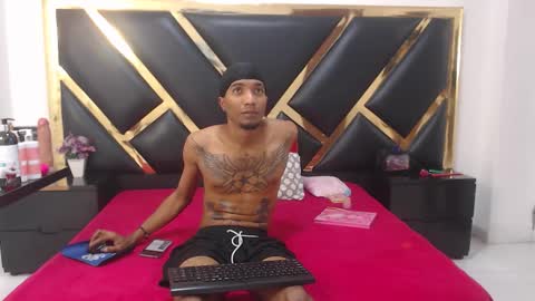Snapshot of caroyandy3 chatting on 5, 12, 2025 caro y andy online show from 5, 12, 2025