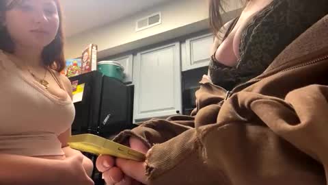 Snapshot of carpetmunchers chatting on 23, 11, 2025 carpetmunchers online show from 23, 11, 2025