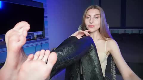 Seductress Cassia  FINDOM AND SADISM  NO NUDE online show from 16, 11, 2025