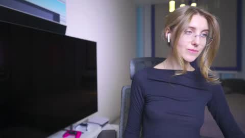 Seductress Cassia  FINDOM AND SADISM  NO NUDE online show from 8, 2, 2026