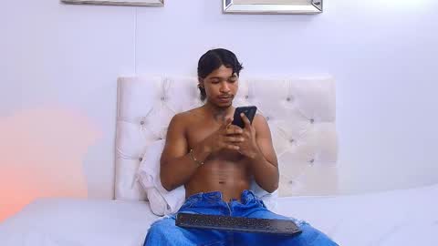 Snapshot of cassian_gold chatting on 5, 5, 2026 CASSIAN GOLD online show from 5, 5, 2026