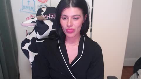 cassiealvarez online show from 19, 10, 2025