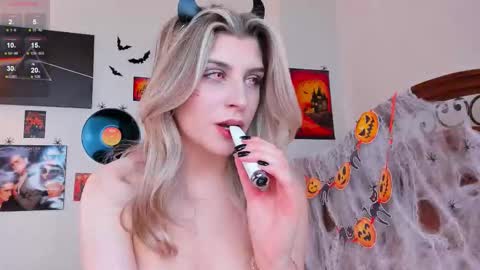 Im Cassie3 online show from 31, 10, 2025