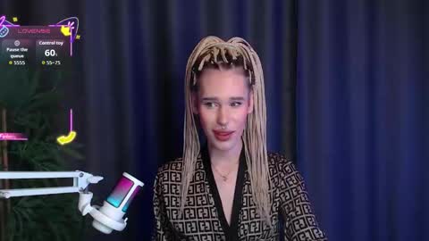 Snapshot of cassiemich chatting on 15, 12, 2025 Cassie online show from 15, 12, 2025