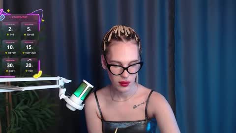 Snapshot of cassiemich chatting on 20, 12, 2025 Cassie online show from 20, 12, 2025